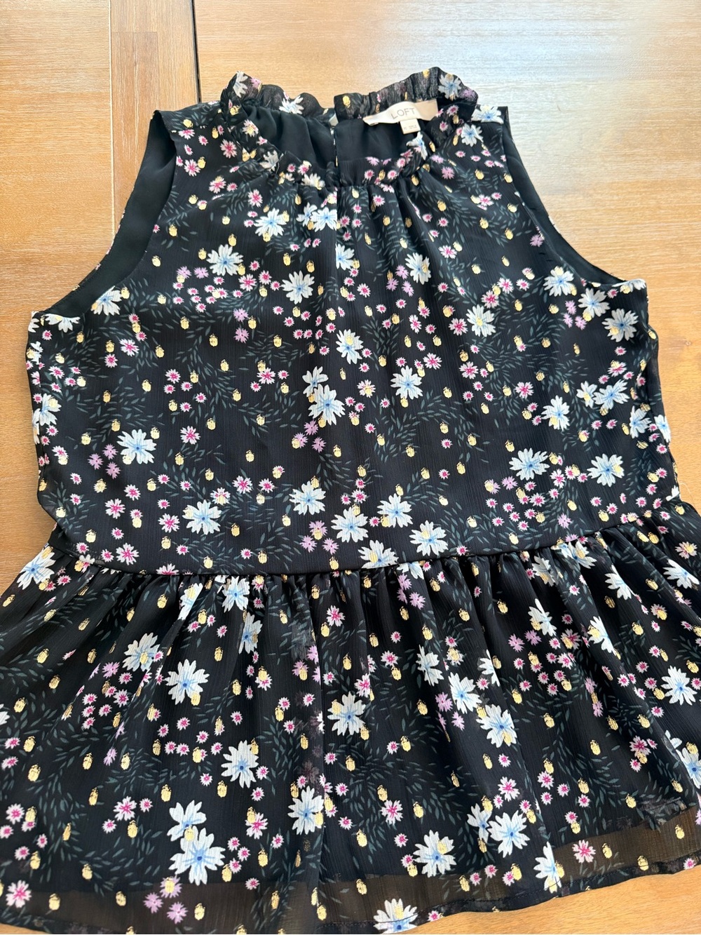 LOFT Black Sleeveless Floral Ruffle-Neck Peplum Top
